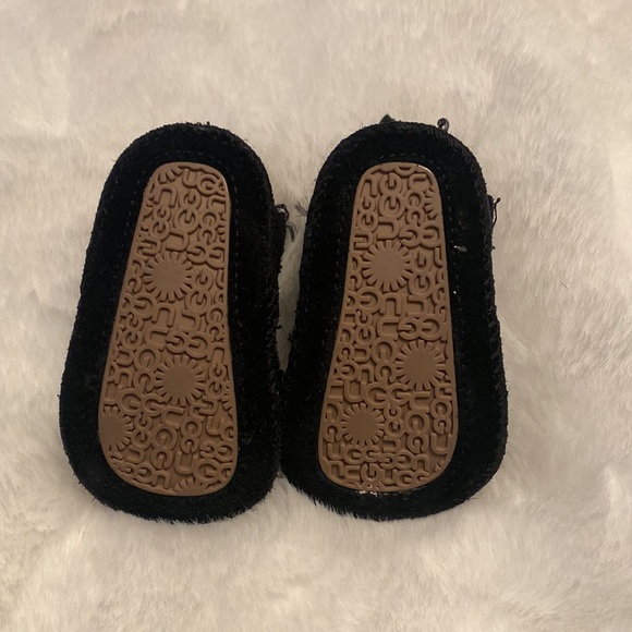 UGG - Infant Neumel Boot Black Unisex - Picture 4 of 4